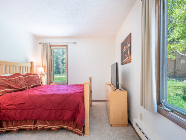 Copper MTN Center village pet friendly one bedroom Ski in Walk out